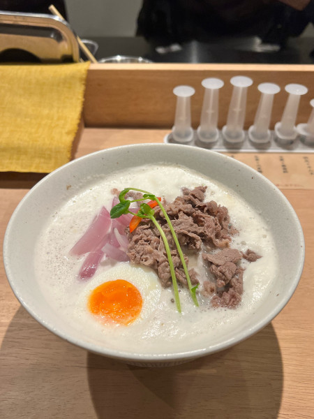 「牛を啜るソルロンタンラーメン」@麺工房うしっしの写真