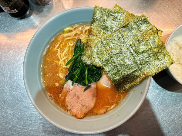 「箕輪家ラーメン:1,000円、ライス:100円」@箕輪家 中野旗艦店の写真