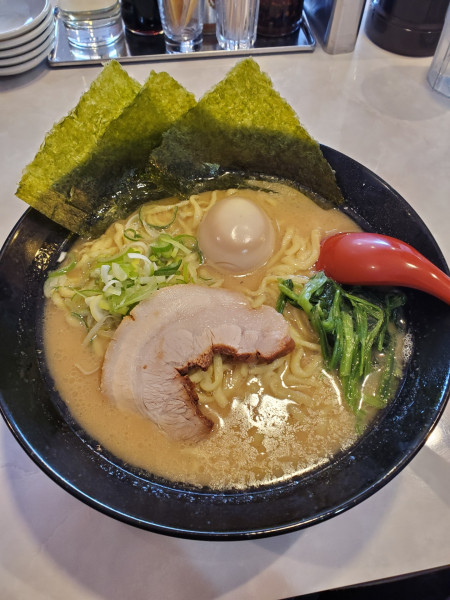 「ＴＵＫＡＳＡ黒丸」@満洲園 寒川店の写真