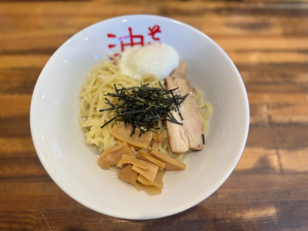 「油そば [並]880円＋半熟玉子100円」@東京麺珍亭本舗 とうきょうスカイツリー駅前店の写真