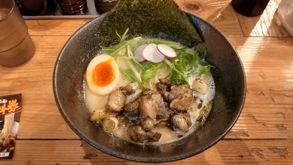「特製炭焼鶏そば_1200円」@鶏そば炭や 新橋店の写真