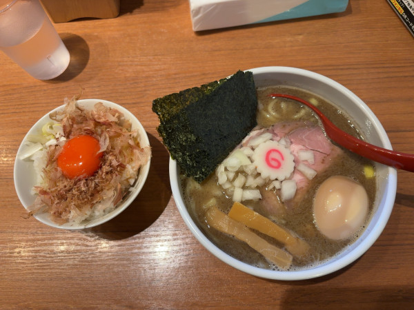 「特製煮干し中華そば」@煮干中華そば 鈴蘭 新宿店の写真