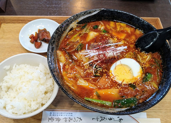 「カルビ麺(小ライス付き)」@たつみや食堂の写真