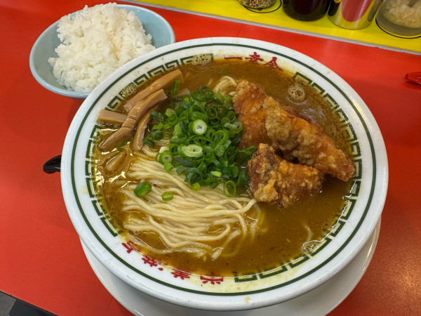 「中華カレー麺　950円」@ドライブイン一幸舎 空港店の写真