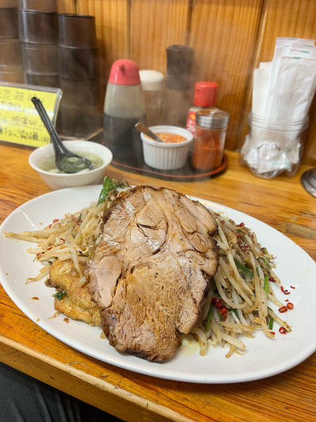 「皿台湾全のせ」@人生餃子の写真