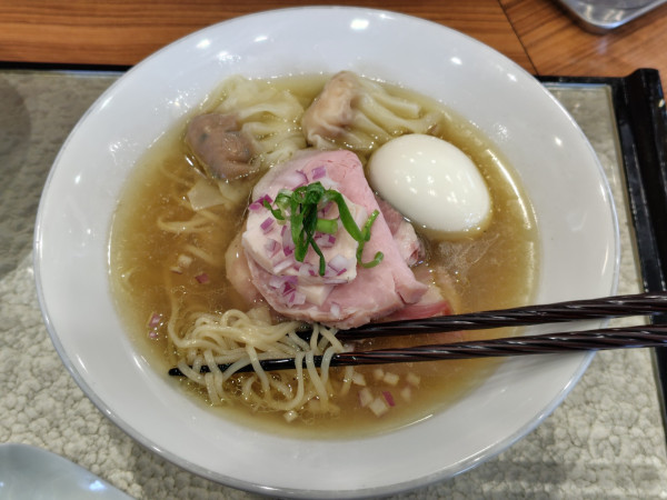 「特選塩らーめん·白髪ねぎ·半ライス」@彩とりの写真