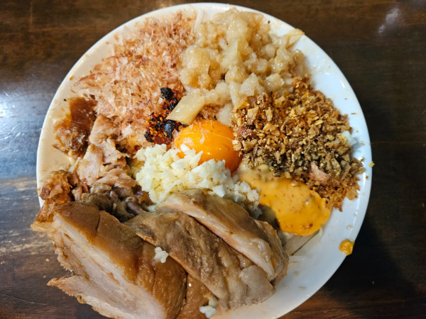 「まぜそば(並)+豚増し」@ハイマウントJ つくば店の写真