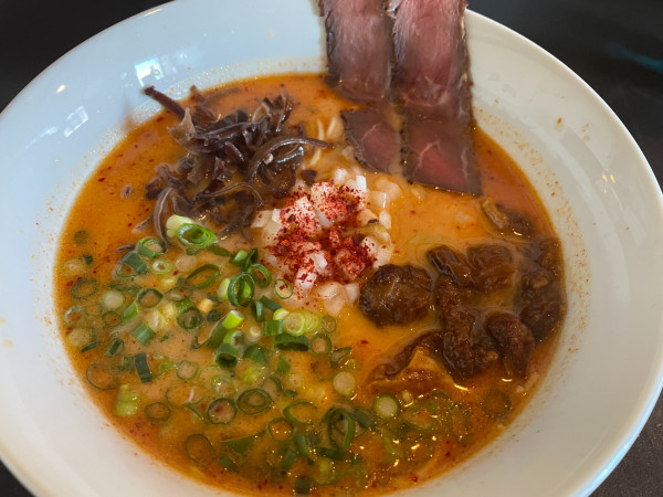 「辛牛骨・細麺：1080円」@麺屋 牛神の写真