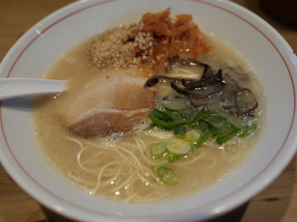 「純製らーめん 硬め」@博多らーめん 虎の写真