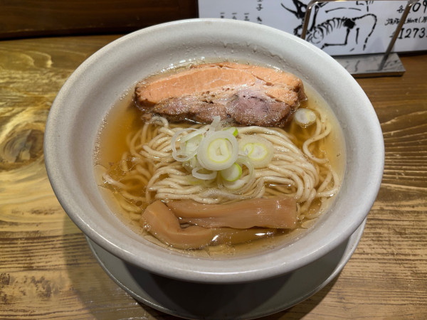 「macro、チャーシュー厚1枚」@人類みな麺類 東京本店の写真