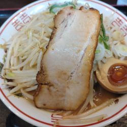 仁Ｇ郎ラーメン890円