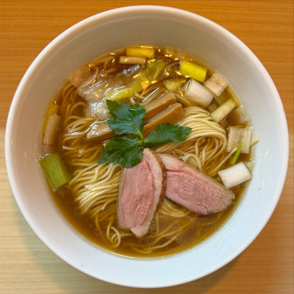 「鴨だし醤油ラーメン」@麺堂にしき 池袋西口店の写真