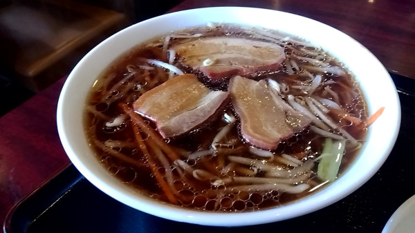 「角煮ラーメン（半炒飯セット）（８８０円）」@餃子酒場の写真