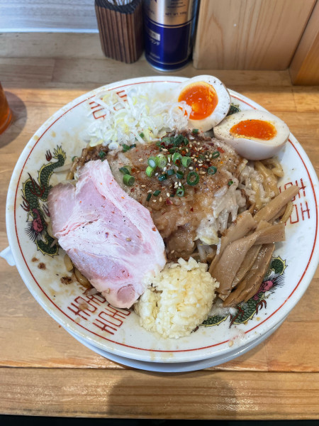 「ニンニクまぜそば」@背脂ラーメン チャッチャ亭の写真