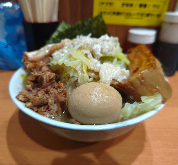 「忍者ラーメン（全マシ）」@らーめん忍者の写真