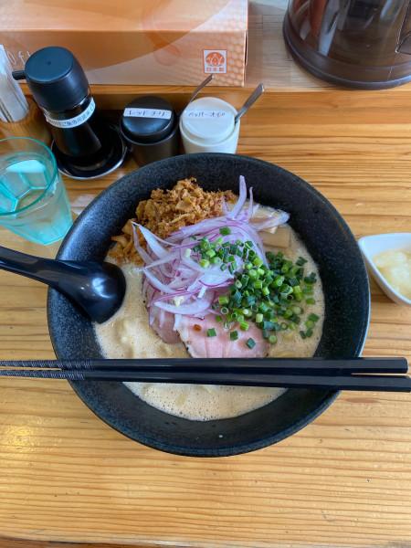 「濃厚トンチキラーメン大ニンニクトッピング」@鶏泡そば 草戸ベースの写真