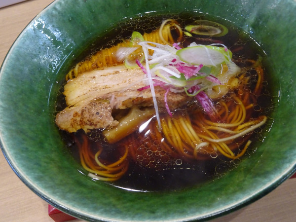 「ラーメン(醤油) 950円」@福朗の写真