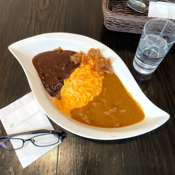 「オムレツライス 2色のソース」@日比谷松本楼の写真