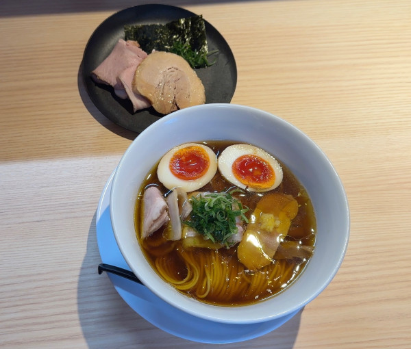 「特製中華そば」@麺道 麒麟児の写真