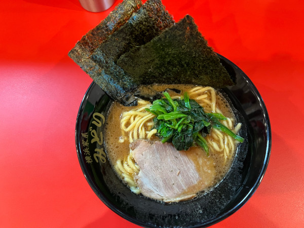 「ラーメン　900円」@横浜家系ラーメン みどりの写真