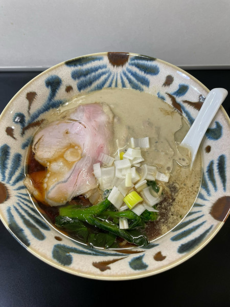 「牡蠣醤油らーめん」@自家製麺SHINの写真