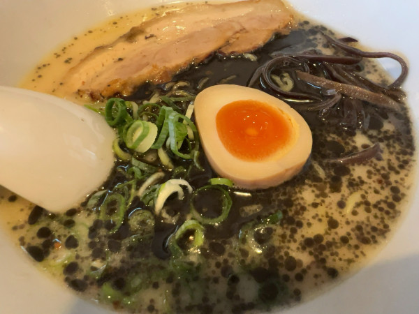 「鹿児島ラーメン」@麺家 烈 安城美園店の写真