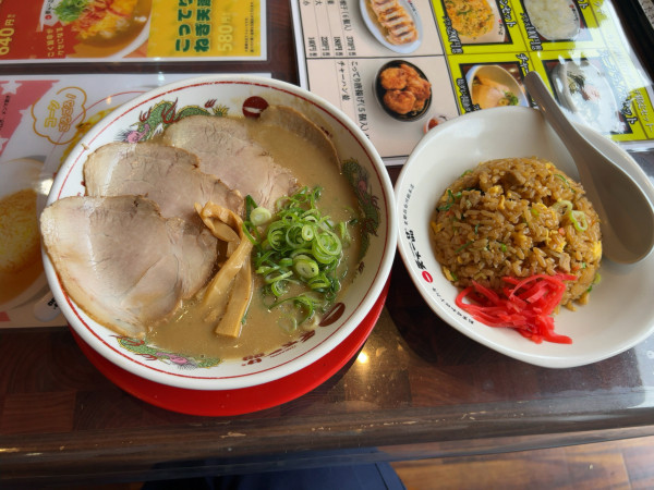 「こってりラーメン」@天下一品 大口国道41号線店の写真