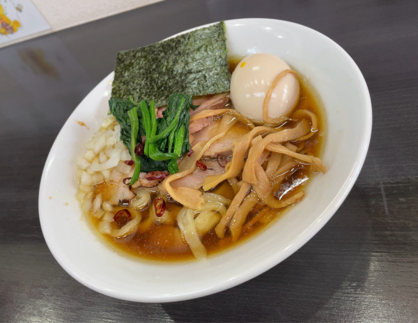 「醤油らーめん＋味玉」@自家製手打ち麺 禿の写真