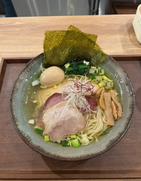 「特製塩そば」@自家製麺250の写真