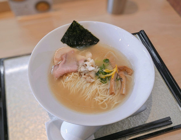 「淡麗鯛潮そば」@鶏中華蕎麦 大晴の写真