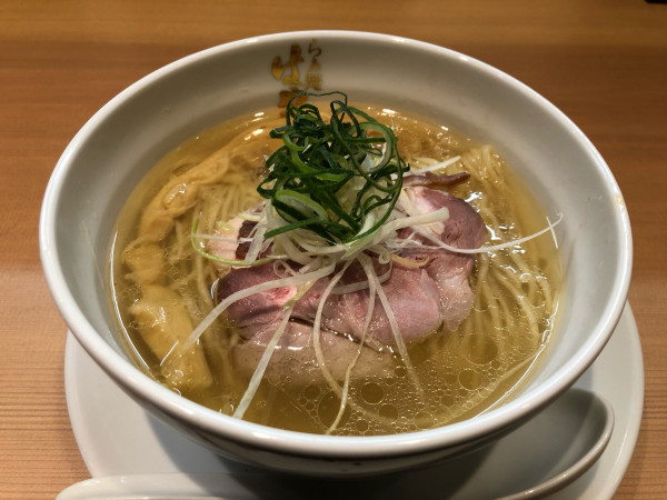 「塩らぁ麺」@らぁ麺 はやし田 町田店の写真