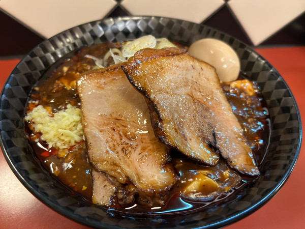 「マーボー冷し900円+特製トッピング330円」@中華そば 華丸の写真