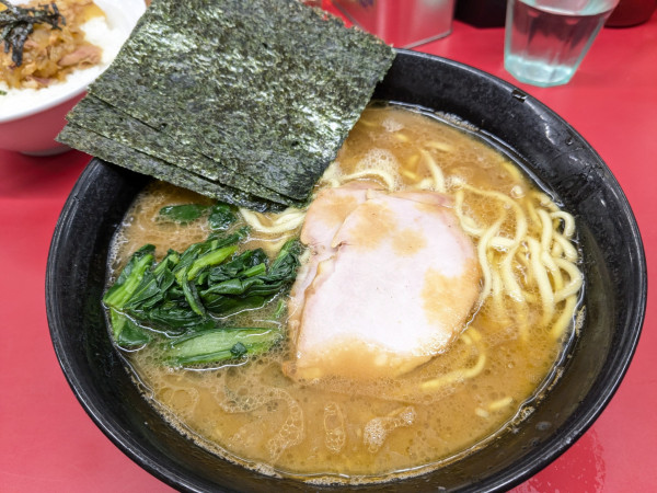「ラーメン並」@ラーメン杉田家の写真