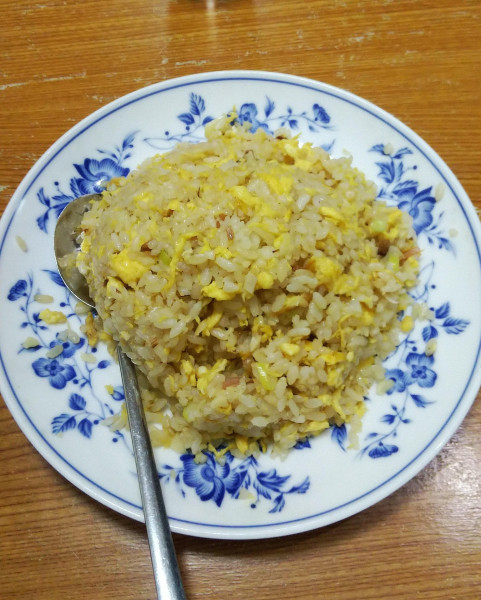 「台湾味噌ラーメン＋ニンニク炒飯 970円のセット」@麗都 名和店の写真