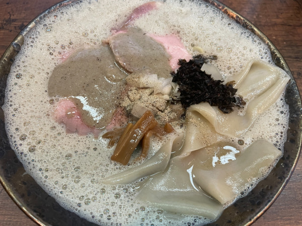 「限定30杯：極濃泡煮干し：1200円＋ひもかわ麺２枚：150」@ど煮干し和渦製麺の写真