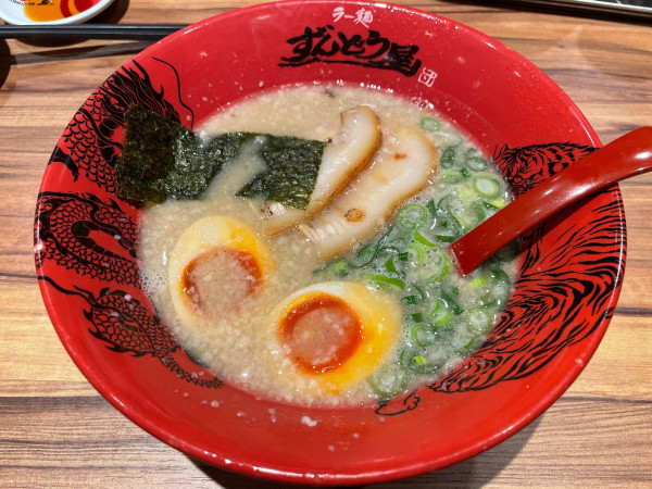「味玉ラーメン」@ラー麺 ずんどう屋 鈴鹿店の写真