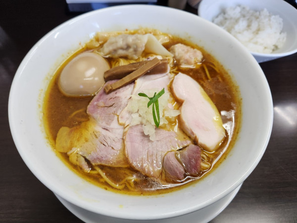 「限定 特製カレー中華そば」@中華そば 裏慶の写真