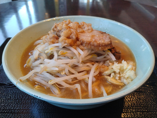 「俺道ラーメン」@俺の生きる道 東京競馬場店の写真