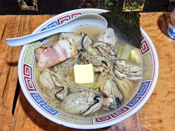 「【本日の裏そば】地御前産牡蠣のネギ塩バター」@塩そば 桑ばらの写真