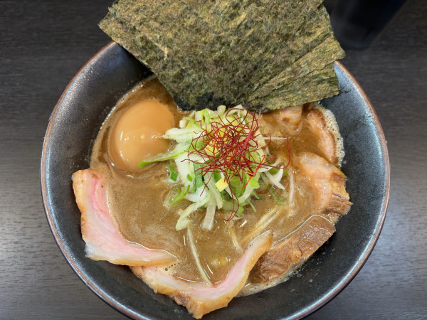 「特製焼きあごラーメン1300円」@麺屋なにがしの写真