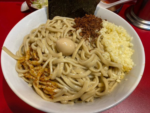 「油そば ニンニク多め ラー油 FG 海苔 ネギ 脂玉子」@麺屋HEROの写真