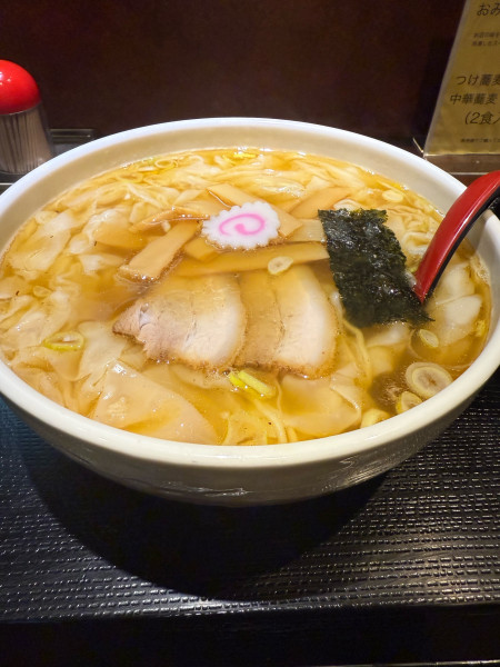 「ワンタンメン＋ワンタン×2」@中華蕎麦 金魚の写真