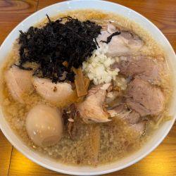 特製背脂醤油らーめん特盛り