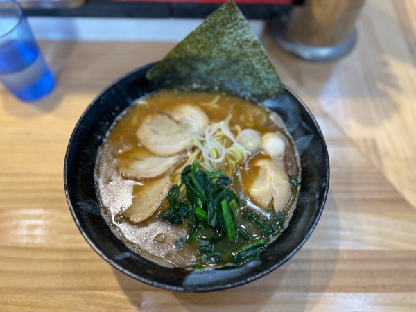 「豚骨魚介ラーメン」@盛和キッチンの写真