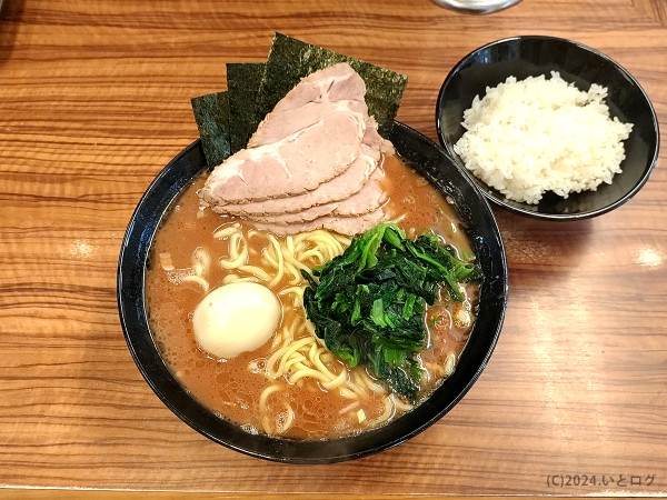 「チャーシューメン 大(+半熟味玉)」@横浜家系らーめん 二代目 武道家の写真
