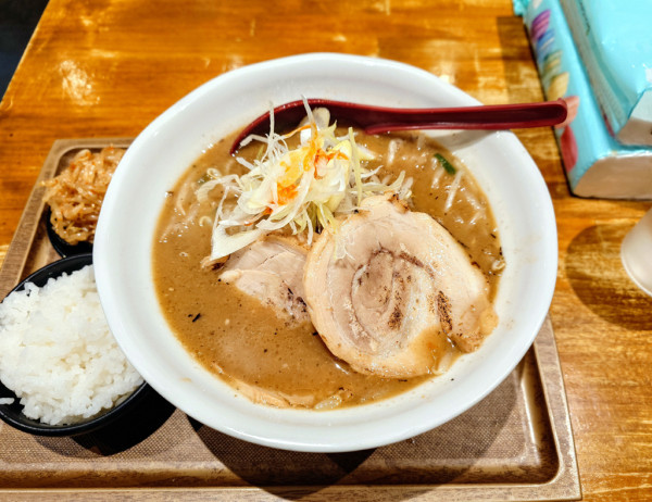 「味噌らーめん(麺半分→チャーシュー1枚)」@らーめん 蓮の写真