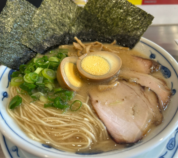 「英スペシャル+替玉+サービス半ライス」@らーめん英 下高井戸店の写真