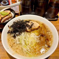 背脂煮干しラーメン ミニチャーシュー丼