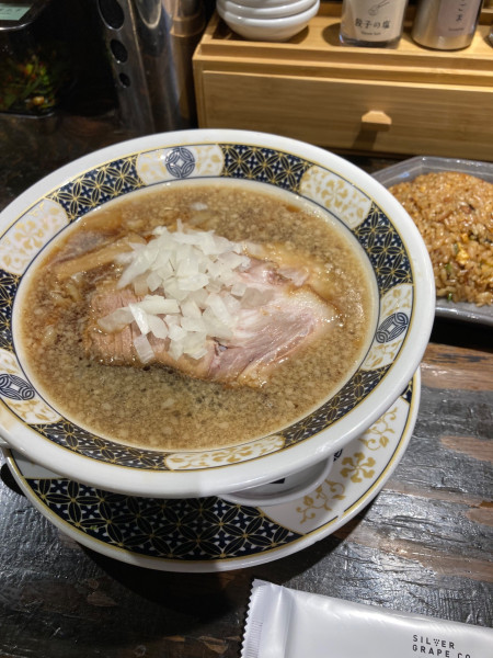 「背脂煮干ラーメンとランチチャーハンセット¥1,060」@麺’s room 神虎 大阪駅前ビル店の写真