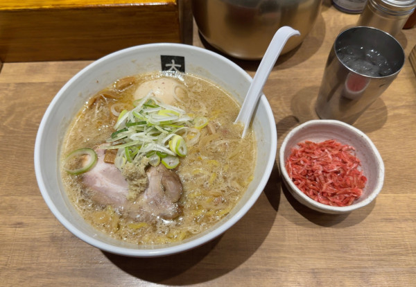 「味噌ラーメン　➕　味玉　➕　小エビ」@大島の写真